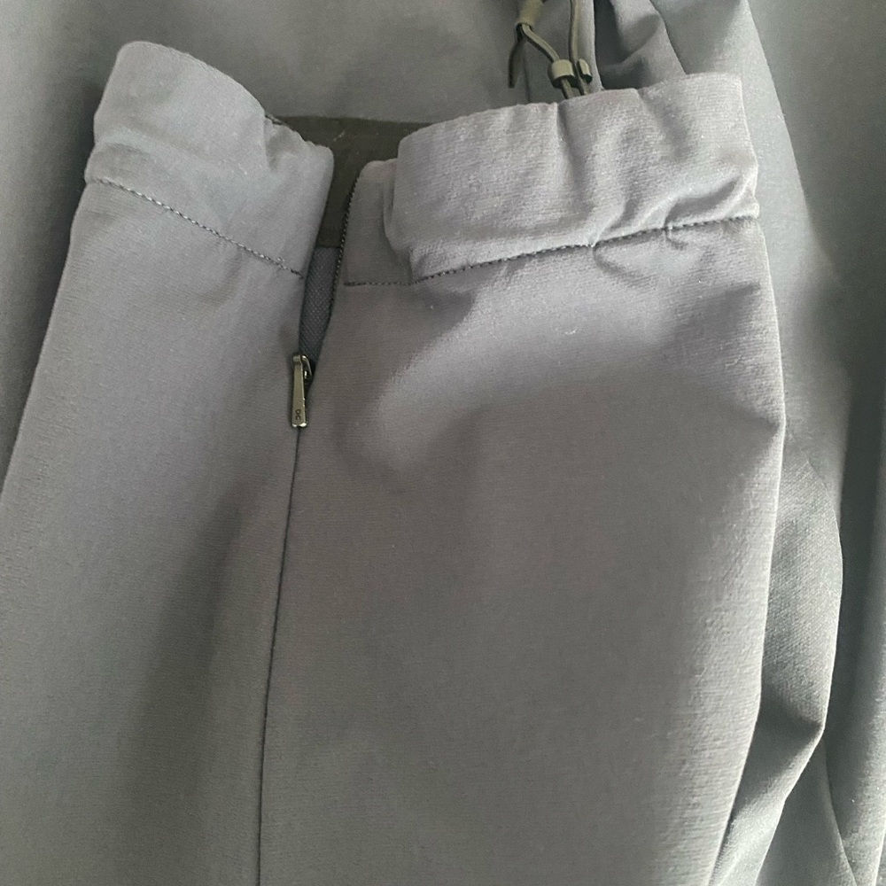 ON men’s performance pants
